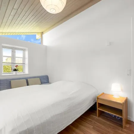 Holiday home Melle - 350m From The Sea In Sealand By Interhome Dronningmolle