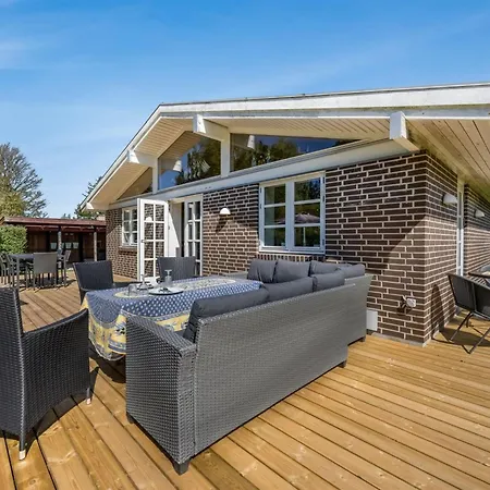 Prázdninový dům Melle - 350m From The Sea By Interhome Dronningmølle